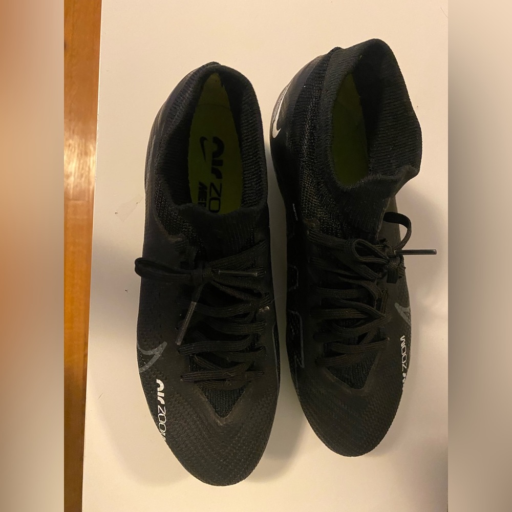 Nike mercurial air womens cleats- worn once.